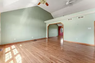 919 Plantation Rd, Valparaiso, IN 46385 - Photo 7