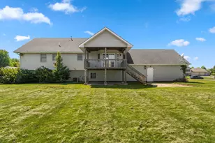 919 Plantation Rd, Valparaiso, IN 46385 - Photo 9