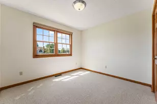 919 Plantation Rd, Valparaiso, IN 46385 - Photo 13