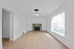 825 E 43rd Pl, Gary, IN 46409 - Photo 11