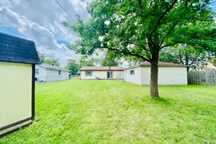 745 Juniper Rd, Valparaiso, IN 46385 - Photo 27