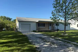 916 W Monnett St, Rensselaer, IN 47978 - Photo 3