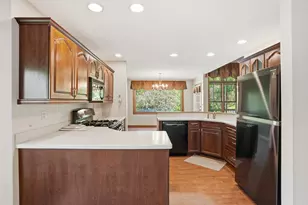 850 Shannon Dr, Crown Point, IN 46307 - Photo 9