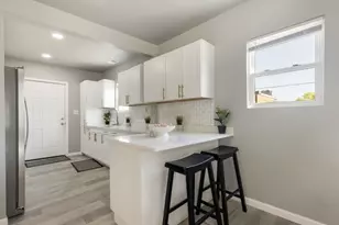 1181 Porter St, Gary, IN 46406 - Photo 13
