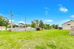 8201 Marshall St, Merrillville, IN 46410 - Photo 29