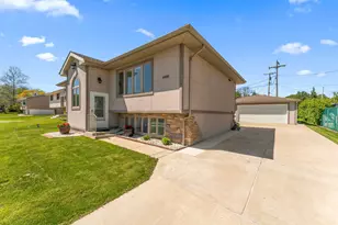 6880 W 84th Pl, Crown Point, IN 46307 - Photo 3