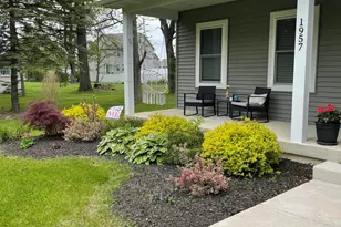 1957 Hickory Dr, Hobart, IN 46342 - Photo 3