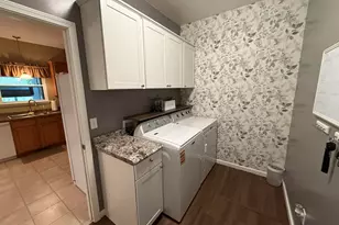 1044 Metz Ct, Hobart, IN 46342 - Photo 15