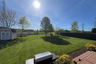 1044 Metz Ct, Hobart, IN 46342 - Photo 5