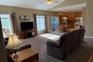 1044 Metz Ct, Hobart, IN 46342 - Photo 9