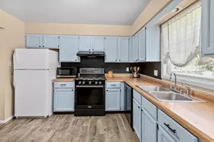3193 Hickory St, Portage, IN 46368 - Photo 7