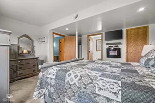 27057 S Woodlawn Ave, Crete, IL 60417 - Photo 17