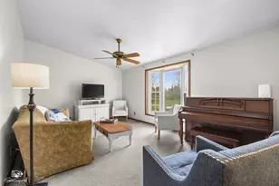 27057 S Woodlawn Ave, Crete, IL 60417 - Photo 13