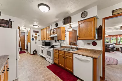 5650 Sand Avenue, Portage, IN 46368 - Photo 7