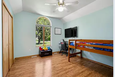 907 E 12th Street, Hobart, IN 46342 - Photo 13