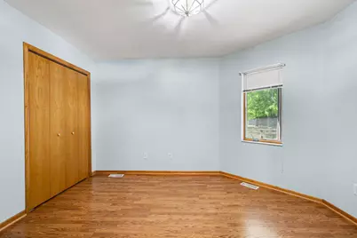 907 E 12th Street, Hobart, IN 46342 - Photo 15