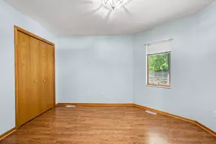 907 E 12th St, Hobart, IN 46342 - Photo 15