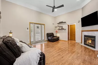 907 E 12th Street, Hobart, IN 46342 - Photo 5