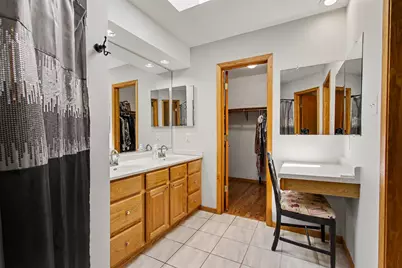 907 E 12th Street, Hobart, IN 46342 - Photo 11