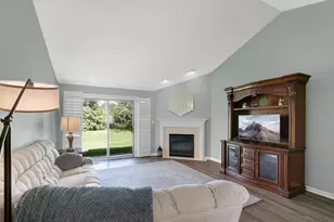 956 Cornwallis Ln, Munster, IN 46321 - Photo 7