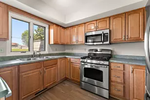 1542 W 93rd Ct, Crown Point, IN 46307 - Photo 9