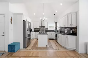 2155 Walker Dr, Valparaiso, IN 46385 - Photo 5