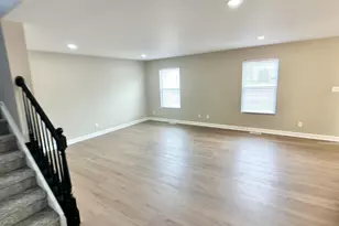 13233 Roosevelt Pl, Crown Point, IN 46307 - Photo 5