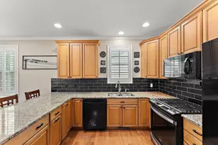2719 White Pine Cir, Valparaiso, IN 46383 - Photo 5