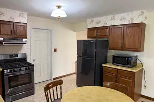 2717 Lois St, Portage, IN 46368 - Photo 5