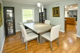423 Shorewood Ct, Valparaiso, IN 46385 - Photo 9