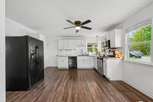 835 N Indiana St, Griffith, IN 46319 - Photo 5