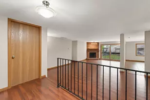 2549 N Lakeshore Dr, Crown Point, IN 46307 - Photo 9