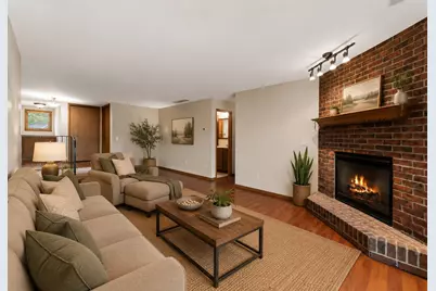 2549 N Lakeshore Drive, Crown Point, IN 46307 - Photo 5