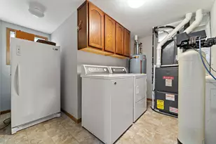2549 N Lakeshore Dr, Crown Point, IN 46307 - Photo 21