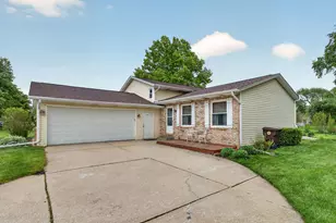 340 Independence Dr, Valparaiso, IN 46383 - Photo 3