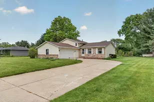 340 Independence Dr, Valparaiso, IN 46383 - Photo 1