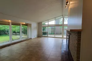 2614 Maple St, Michigan City, IN 46360 - Photo 5