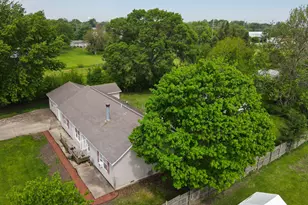 106 W Allen St, Kentland, IN 47951 - Photo 37