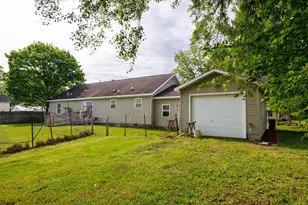 106 W Allen St, Kentland, IN 47951 - Photo 29