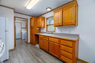 106 W Allen St, Kentland, IN 47951 - Photo 15