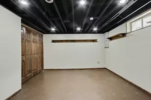 2304 Shannon Dr, Valparaiso, IN 46383 - Photo 27