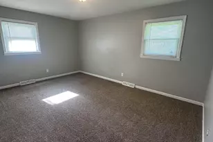 276 W 68th Pl, Merrillville, IN 46410 - Photo 11