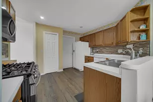 11130 Allendale Ct, Crown Point, IN 46307 - Photo 7