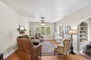 558 Woodlawn Dr, Valparaiso, IN 46385 - Photo 5