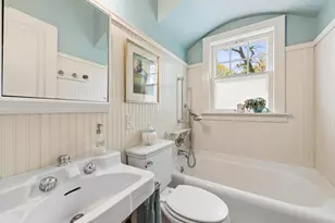 558 Woodlawn Dr, Valparaiso, IN 46385 - Photo 13