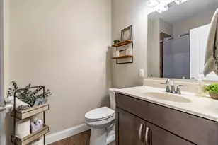 13 Covington Dr, Valparaiso, IN 46385 - Photo 17