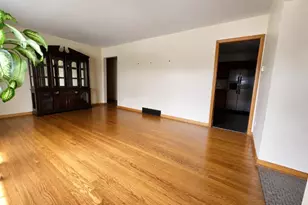 8606 Calumet Ave, Munster, IN 46321 - Photo 3