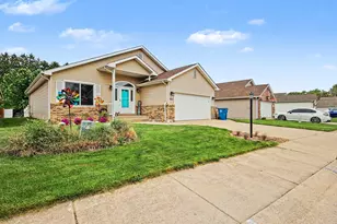 332 Carey Ln, Chesterton, IN 46304 - Photo 3