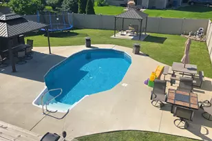 301 E 125th Ave, Crown Point, IN 46307 - Photo 3