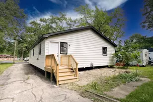 3246 N Lake Park Ave, Hobart, IN 46342 - Photo 17
